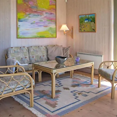 2 Bedroom Stunning In *