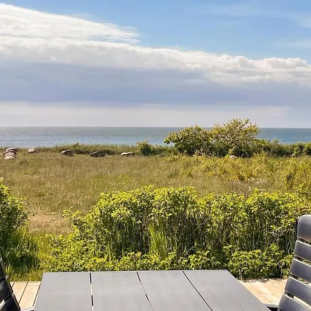 2 Bedroom Stunning In *